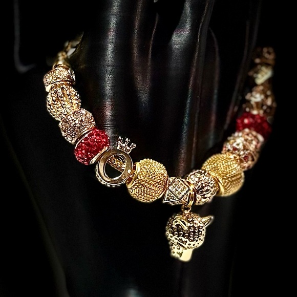 Elegant Gold and Red Beaded Bracelet - Picture 3 of 7